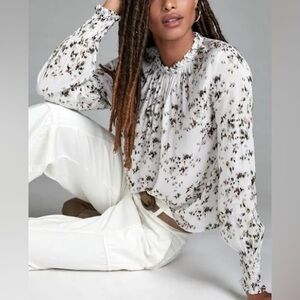 Anthropologie Cloth & Stone Floral Smocked Long Sleeve Blouse